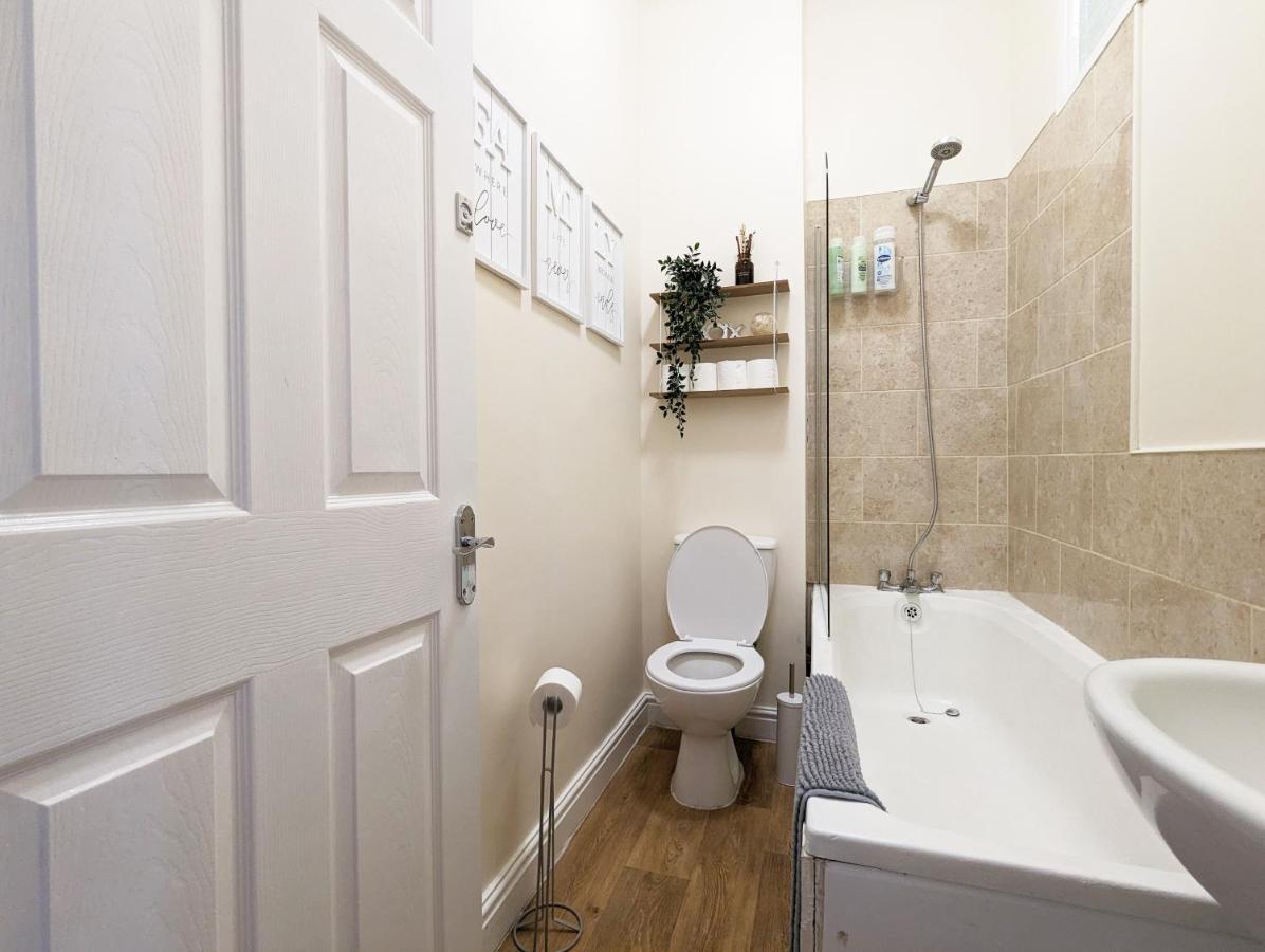 Guest Rooms In Anfiled Near Stadium, Free Parking Liverpool Exteriér fotografie
